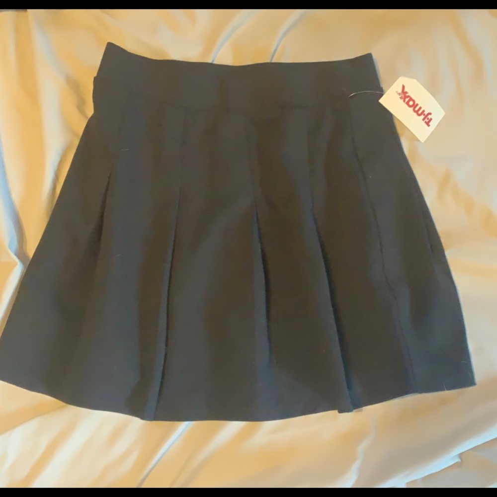 Pleated skirt